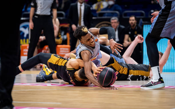 亚球队首次 亚球队首次